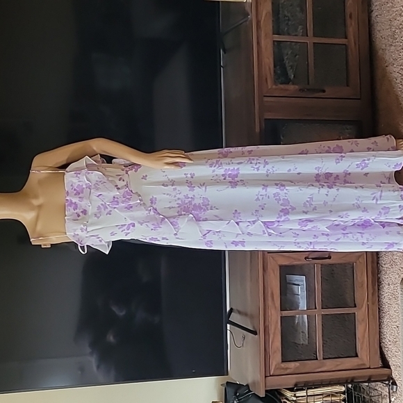 Premier Amour White & Purple Floral Maxi Amour Sleeveless Floral Maxi Dress - Picture 5 of 17